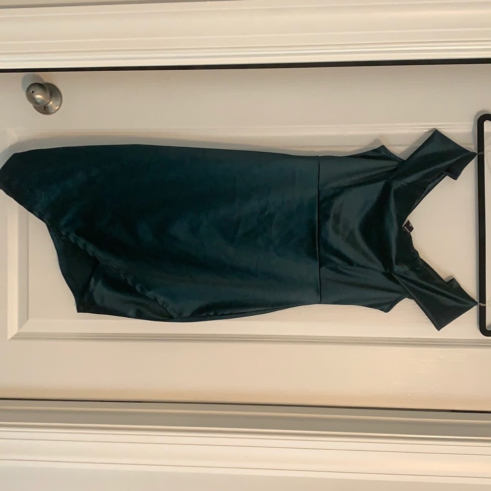 WINDSOR SATIN ASYMMETRICAL MINI DRESS 🤍 - Picture 2 of 3